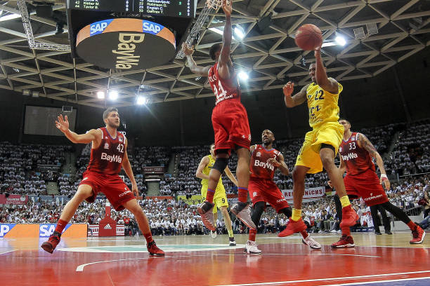 持了高水准 持了高水准