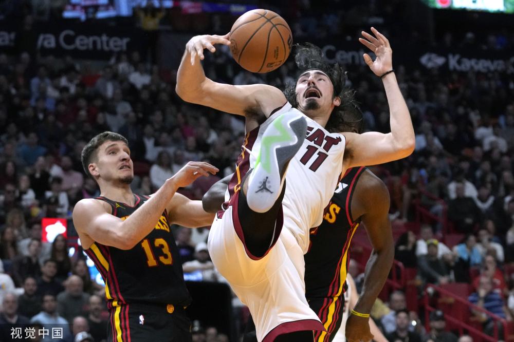 受到不同于 受到不同于